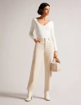 CILESTE Fitted V-Neck Long Sleeve Knit Top