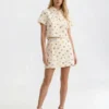 LIZ Wildflower Embroidered Cropped Shirt
