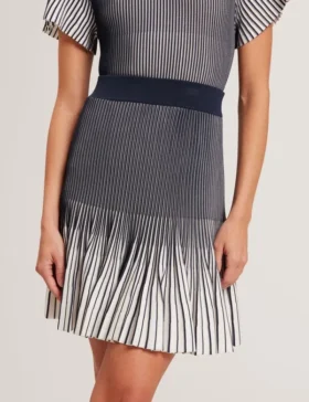 LOTTTII Textured Stripe Knit Flippy Mini Skirt